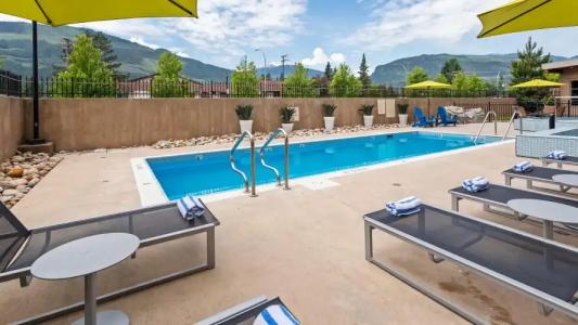 Best Western Plus Revelstoke - 27