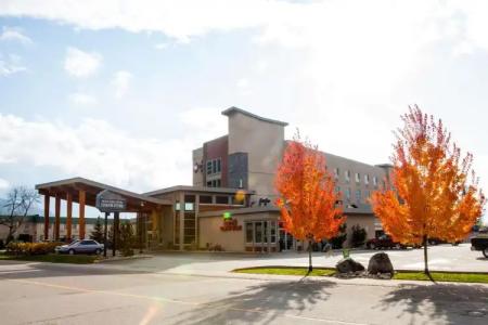 Best Western Plus Revelstoke - 43