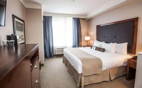 Best Western Plus Revelstoke - 42