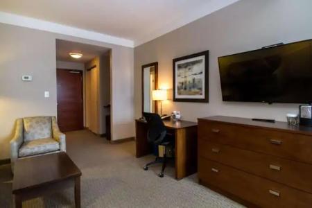 Best Western Plus Revelstoke - 86