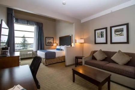 Best Western Plus Revelstoke - 97