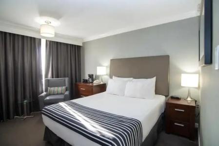 Sandman Red Deer - 5