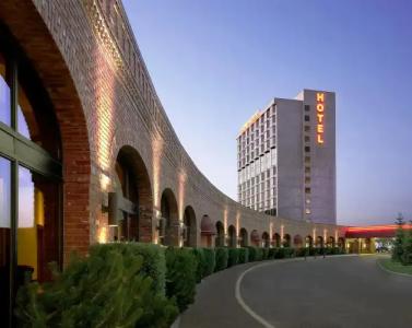 Red Deer Resort & Casino