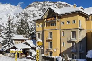 Hotel Bouton d'Or - Courmayeur, Courmayeur