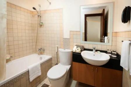 Carlton Downtown - 101