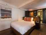Basement Junior Suite with courtyard view