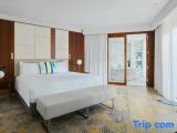 1 Bedroom Presidential Double Club Suite seafront