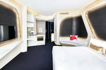 V Dubai, Curio Collection by Hilton - 102