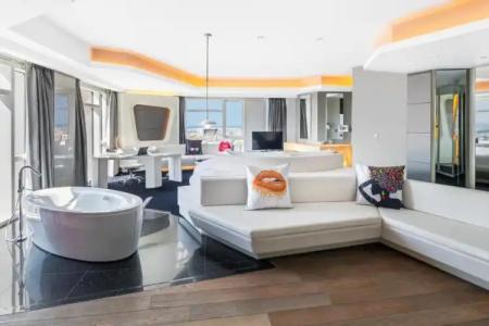 V Dubai, Curio Collection by Hilton - 146