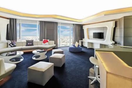 V Dubai, Curio Collection by Hilton - 154