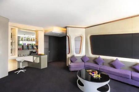 V Dubai, Curio Collection by Hilton - 132