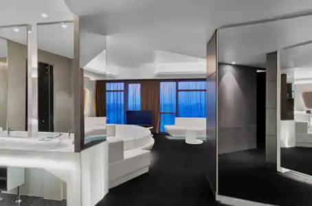 V Dubai, Curio Collection by Hilton - 136