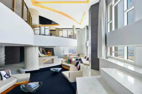 V Dubai, Curio Collection by Hilton - 170