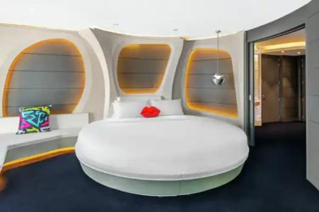 V Dubai, Curio Collection by Hilton - 123