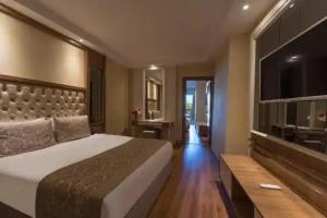 Oz Hotels Sui̇ Resort, Okurcalar