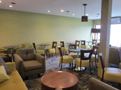 Inn on the Harbour - 18