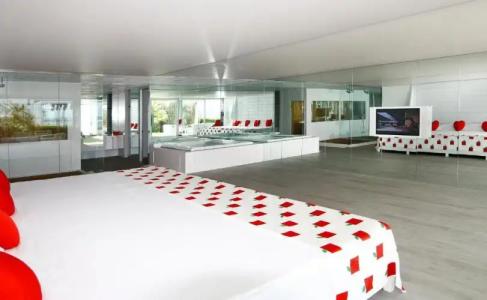 Adam & Eve - Adult Only - 118