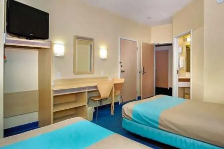 Motel 6-Peterborough, ON - 28