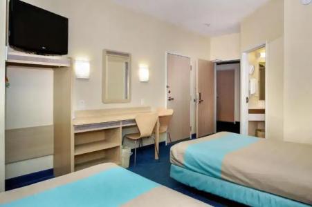 Motel 6-Peterborough, ON - 32