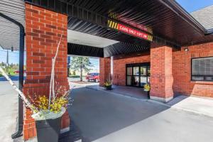 Comfort Hotel & Suites Peterborough, Peterborough