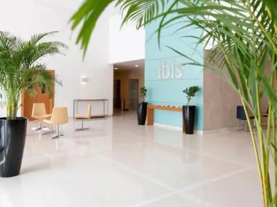 Ibis Abu Dhabi Gate - 12