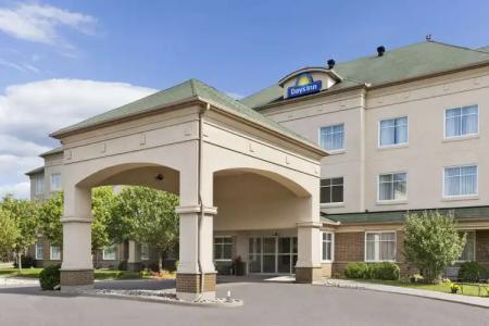 Days Inn by Wyndham Ottawa Airport - 0