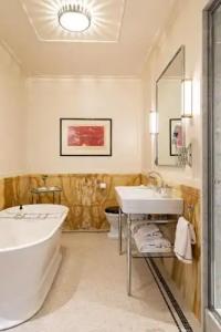 Hôtel Balzac - 108