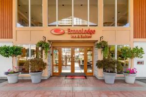 Econo Lodge Inn & Suites - North Vancouver, North Vancouver