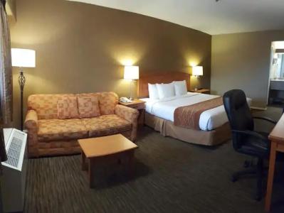 Econo Lodge Inn & Suites - North Vancouver - 2