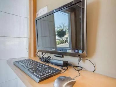 Econo Lodge Inn & Suites - North Vancouver - 7