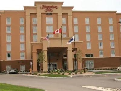 Hampton Inn by Hilton North Bay - 30