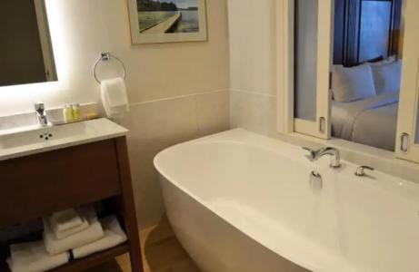 DoubleTree Fallsview Resort & Spa by Hilton - Niagara Falls - 43