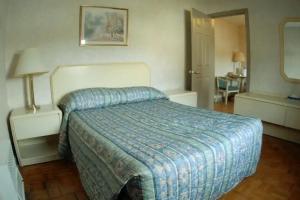 Falls Manor Resort, Niagara Falls