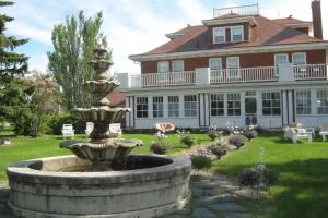 Wakamow Heights Bed and Breakfast, Moose Jaw