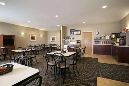 Days Inn by Wyndham Moose Jaw - 5