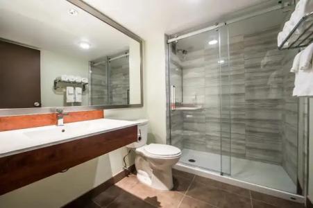 Universel Montréal - 45