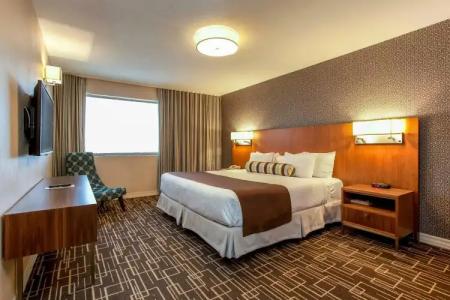 Universel Montréal - 5