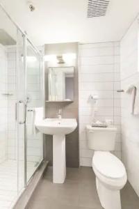 Travelodge by Wyndham Montreal Centre - 32