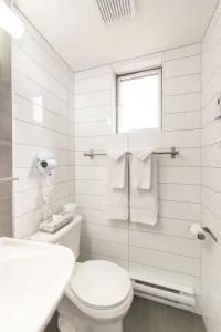 Travelodge by Wyndham Montreal Centre - 33