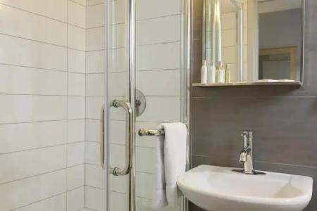 Travelodge by Wyndham Montreal Centre - 9