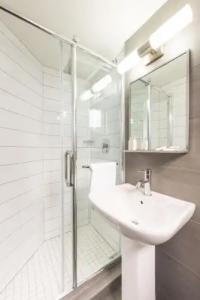 Travelodge by Wyndham Montreal Centre - 42