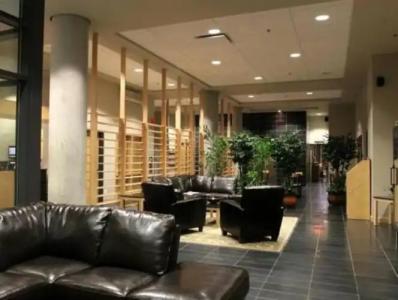 Le Dauphin Montréal Centre-Ville - 1