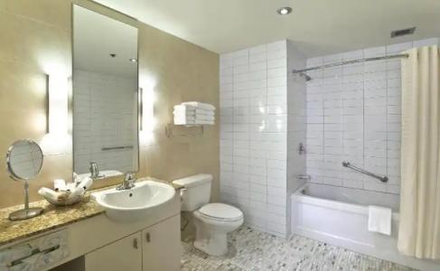 Le Square Phillips Hôtel & Suites - 34