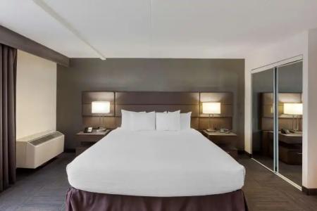 Best Western Plus Toronto Airport - 29