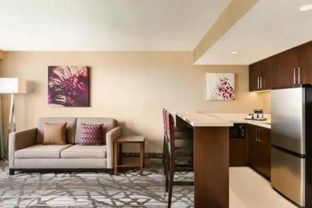 DoubleTree by Hilton Toronto Airport West - 36