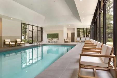 DoubleTree by Hilton Toronto Airport West - 10