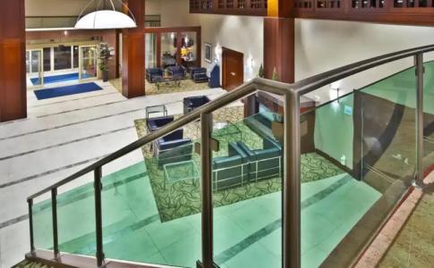 GLō Best Western Mississauga Corporate Centre - 17