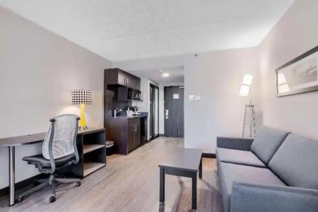 GLō Best Western Mississauga Corporate Centre - 67