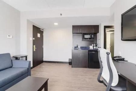 GLō Best Western Mississauga Corporate Centre - 78