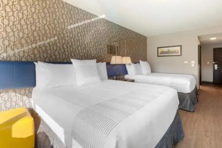 GLō Best Western Mississauga Corporate Centre - 5